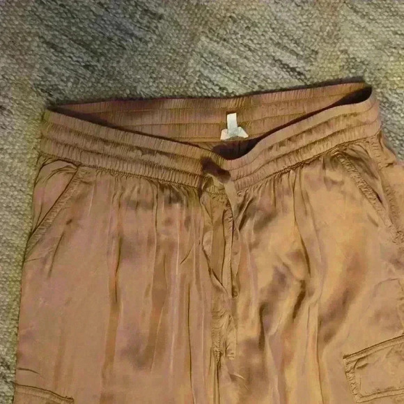 Satin Pocket Pants - Picture 3 of 6
